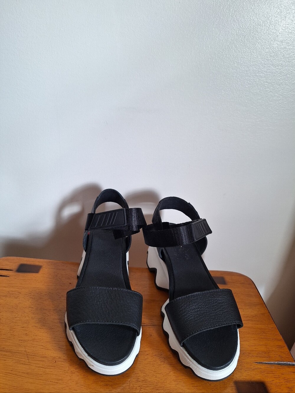 SOREL Kinetic Impact / Kinetic Sandal Size 8 - Picture 3 of 12
